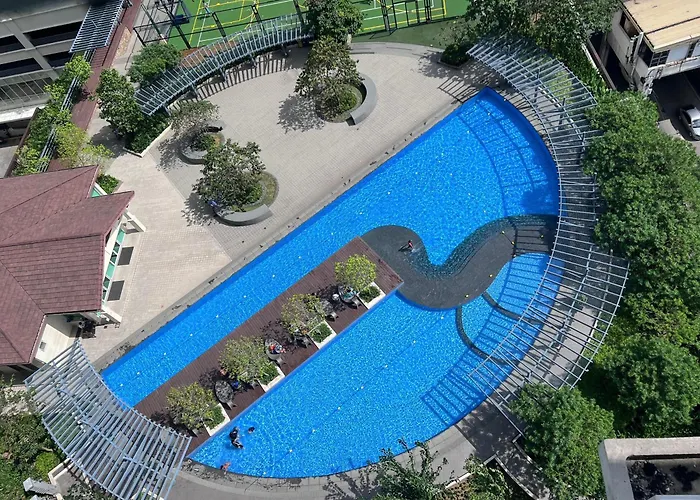 Cozy 2br 2bath San Lorenzo Place Netflix 4km Naia 公寓